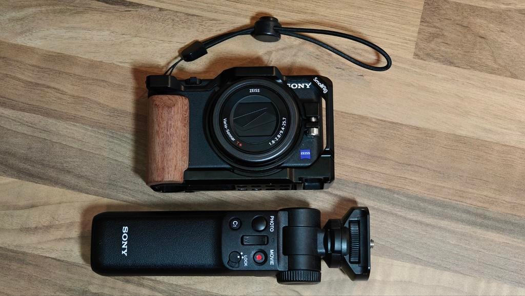 Sony ZV-1 vlogcamera + SmallRig cage + Bluetooth grip remote, Audio, Tv en Foto, Ophalen, Sony