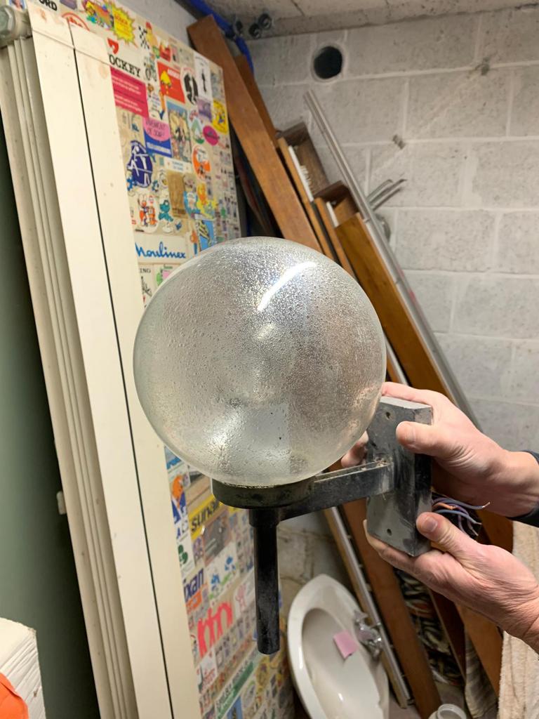 lampe exterieure « globe », Enlèvement, Utilisé