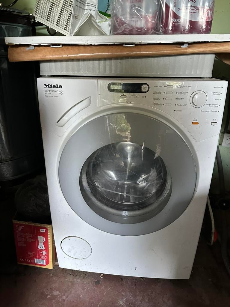 Machine à laver Miele W1714 - Légers dommages à la porte, Enlèvement, Comme neuf