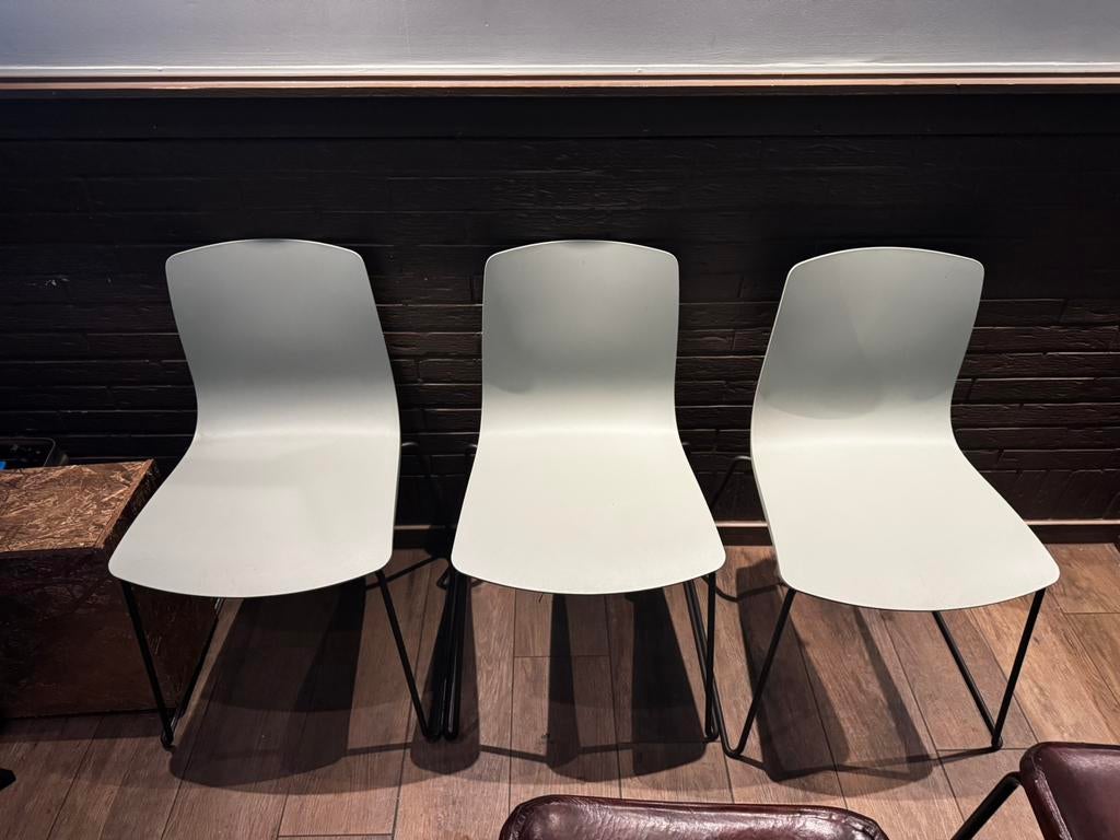 Set van 4x Arper Aava design stoelen, Ophalen, Gebruikt, Zwart