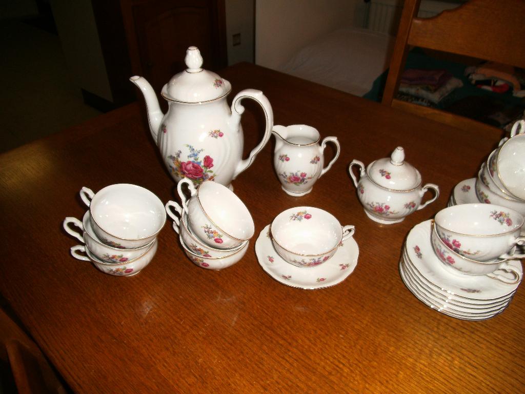 Bavaria volledig 12 delig servies zonder schade, Ophalen