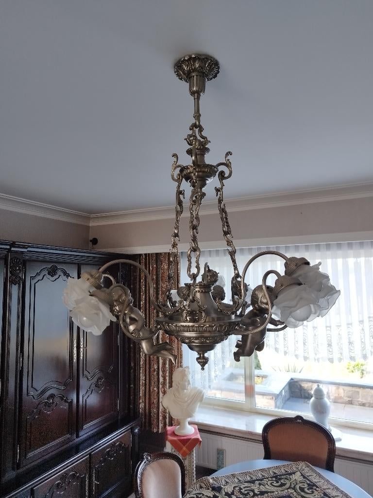 Antieke luchter, Ophalen