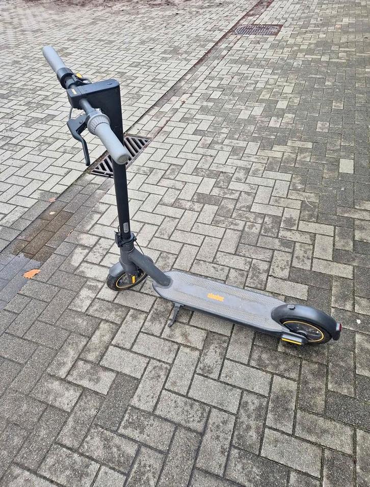 Ninebot G30 MAX, Fietsen en Brommers, Steps, Zo goed als nieuw, Elektrische step (E-scooter), Ophalen