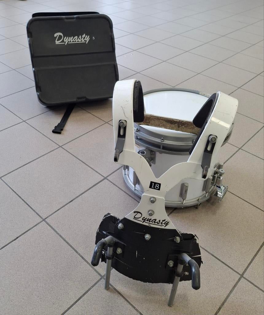 Snaredrum (Kleine trom) van merk Dynasty, Enlèvement, Utilisé