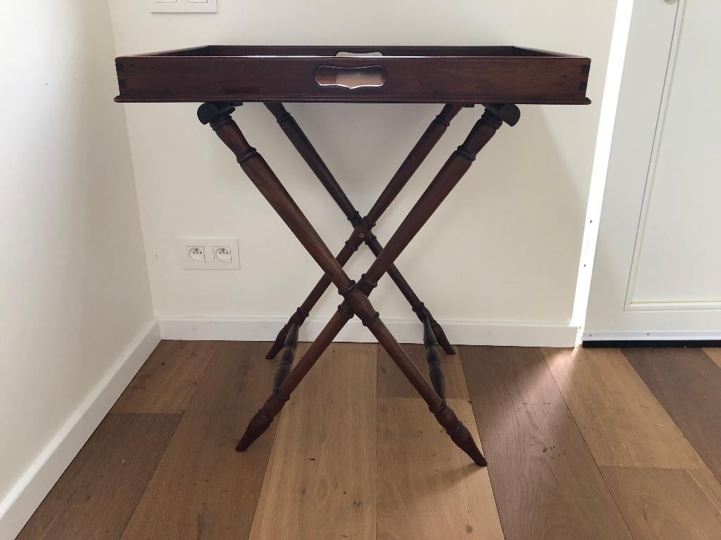 Table plateau en acajou massif de Cuba, Enlèvement