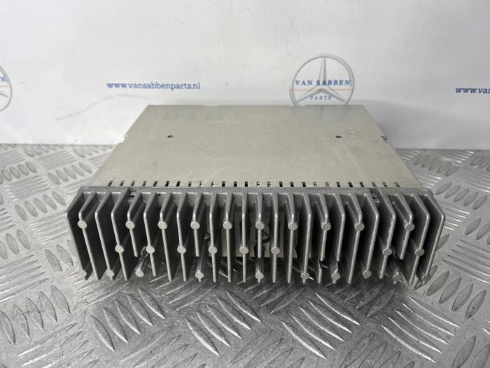 Radio versterker van een Mercedes E-Klasse, Gebruikt, -, -, 3 maanden garantie