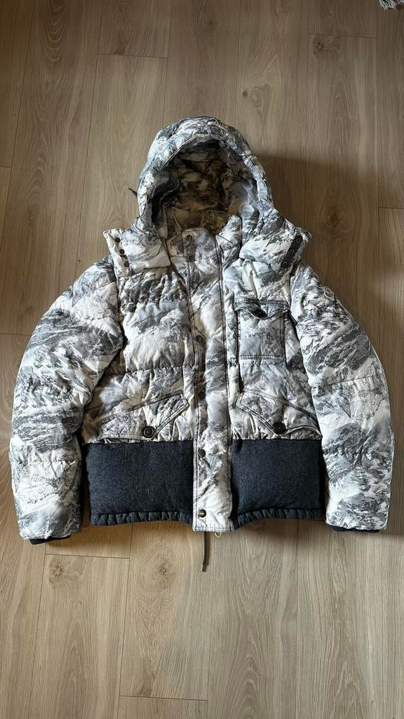 Moncler evettes size 6, Kleding | Dames, Wintersportkleding, Ophalen of Verzenden, Gedragen, Maat 46/48 (XL) of groter, Jack