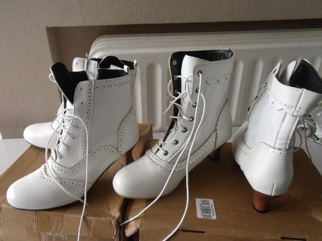 bottines femmes blanches point; 39 et 43 neuves, Neuf, Autre, Enlèvement, Boots et Botinnes