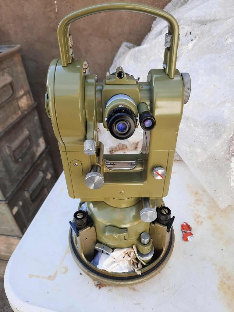 Théodolite, Enlèvement