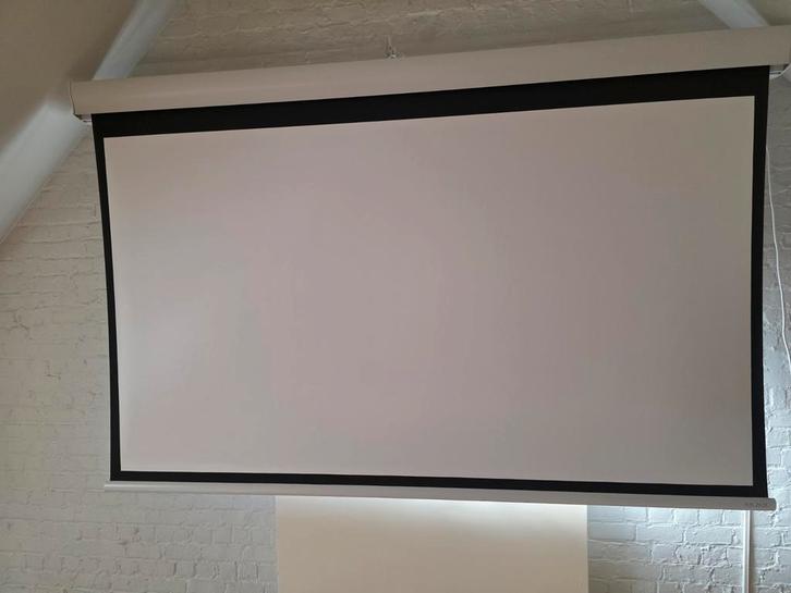 280 cm 110 inch screenline elektrisch projectiescherm, Huis en Inrichting, Stoffering | Gordijnen en Lamellen, Zo goed als nieuw