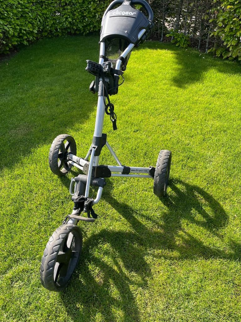 Chariot de golf Clicgear 3.5 avec sac de voyage, Sports & Fitness, Golf, Enlèvement, Utilisé, Voiturette de golf, Autres marques