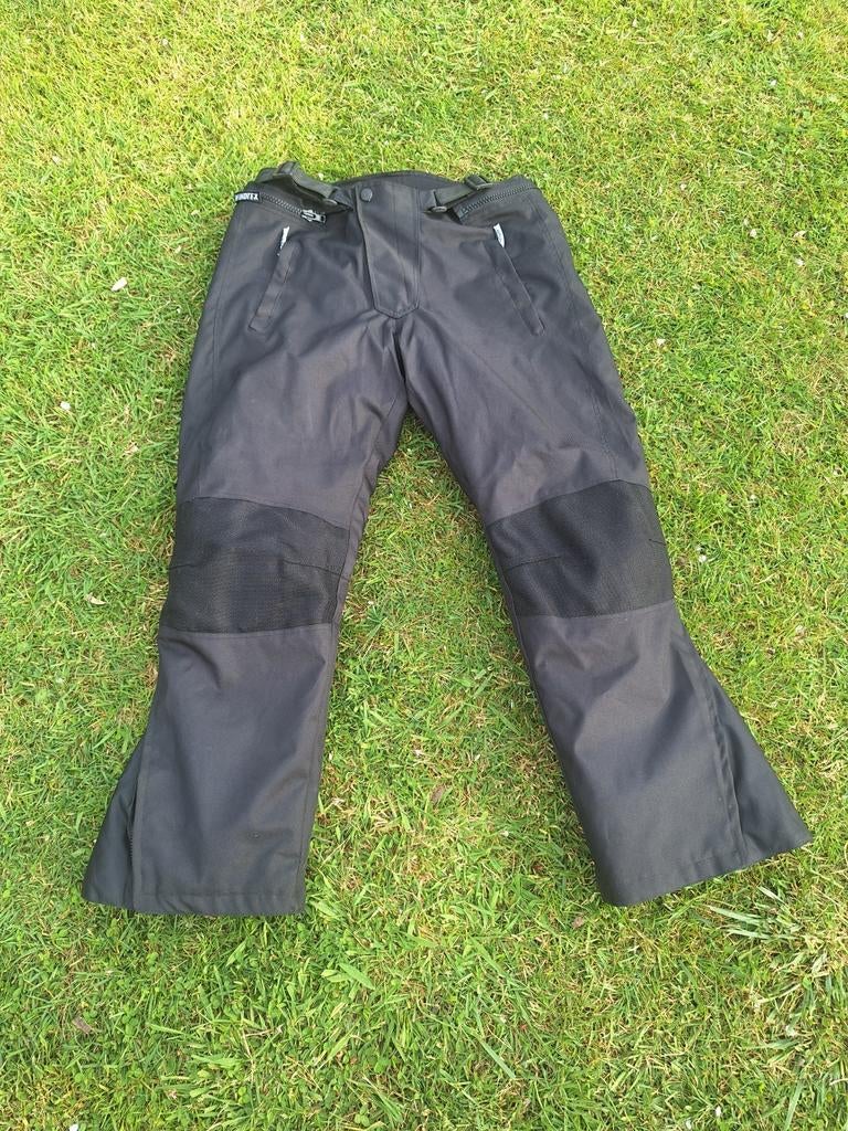 Motorbroek, Motoren, Ophalen