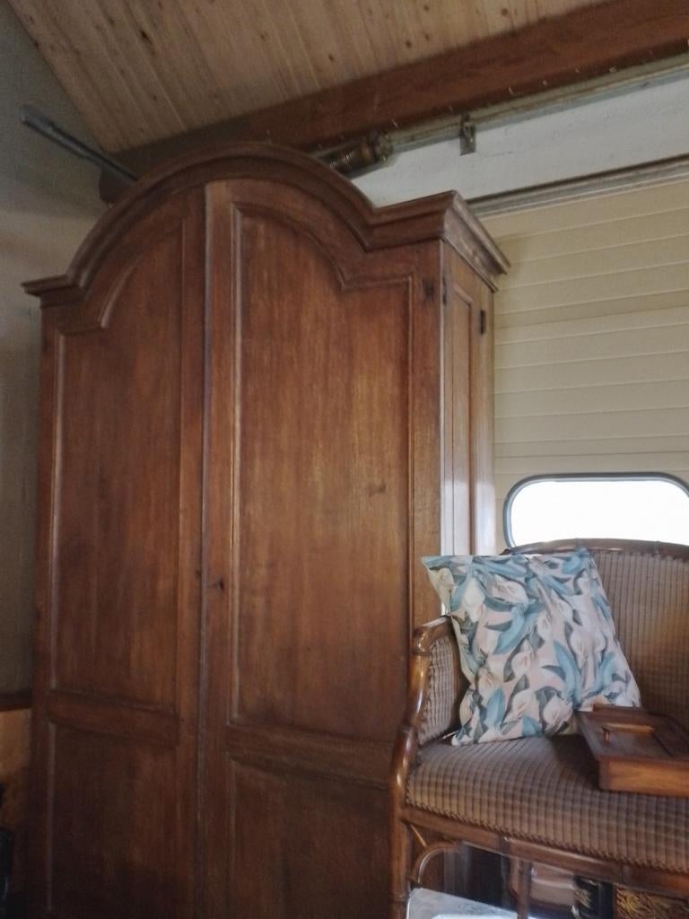 Armoire haute du presbytère, Antiquités & Art, Antiquités | Meubles | Armoires, Enlèvement