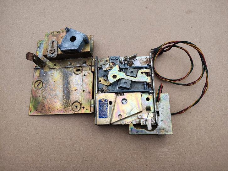 Muntproef/ Belgie Seeburg Q160 (1960) jukebox, Collections, Machines | Jukebox, Seeburg, Envoi