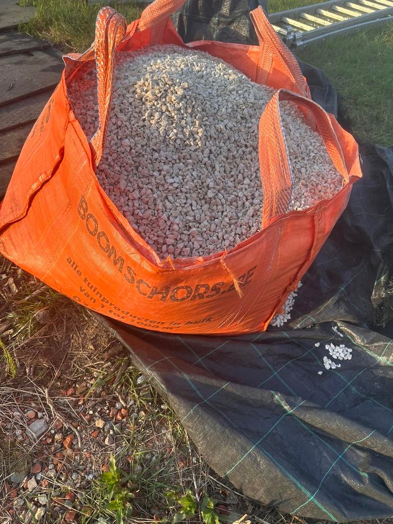 Grind kiezel, Ophalen, Zo goed als nieuw