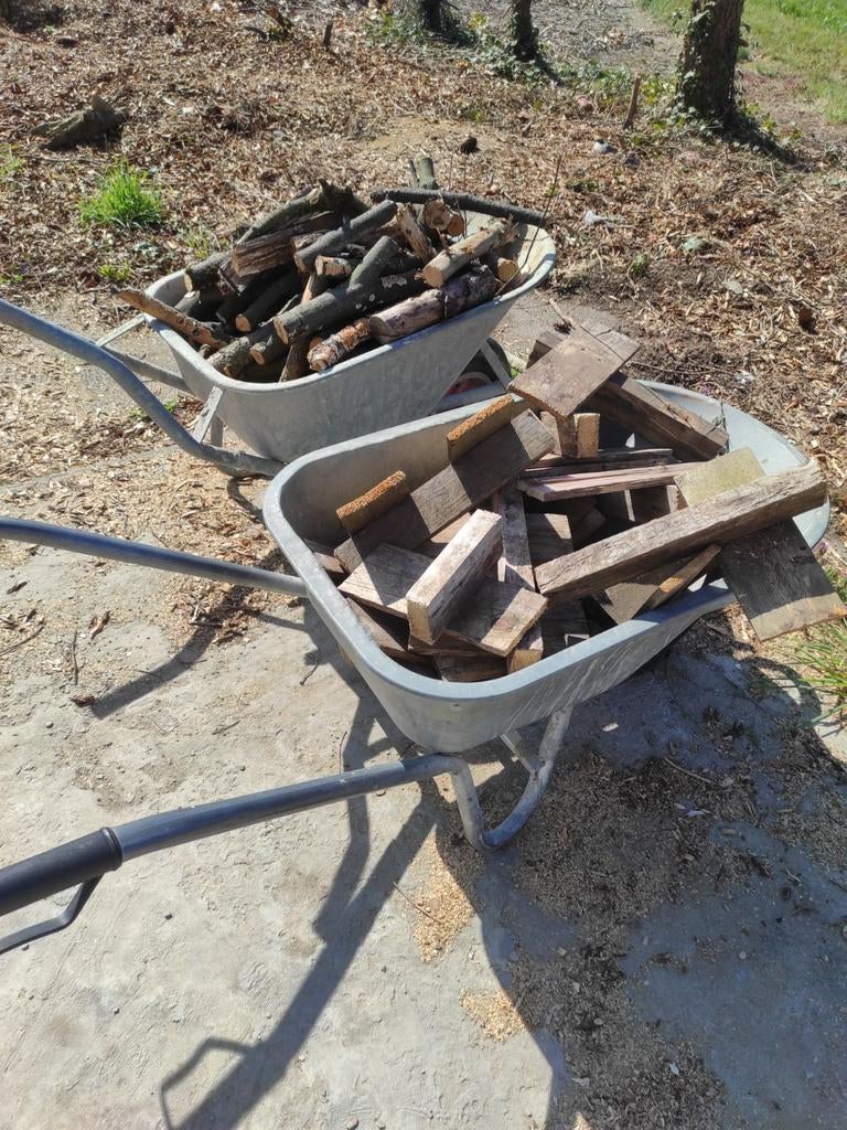 Gratis hout af te halen (kruiwagens niet inbegrepen ), Ophalen