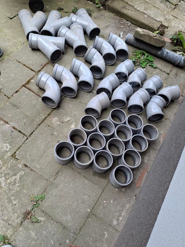 Pvc met 110 125 160 200 scharnier en 110 kraag, Doe-het-zelf en Bouw, Buizen en Afvoer, Zo goed als nieuw, Bochten, PVC, Ophalen