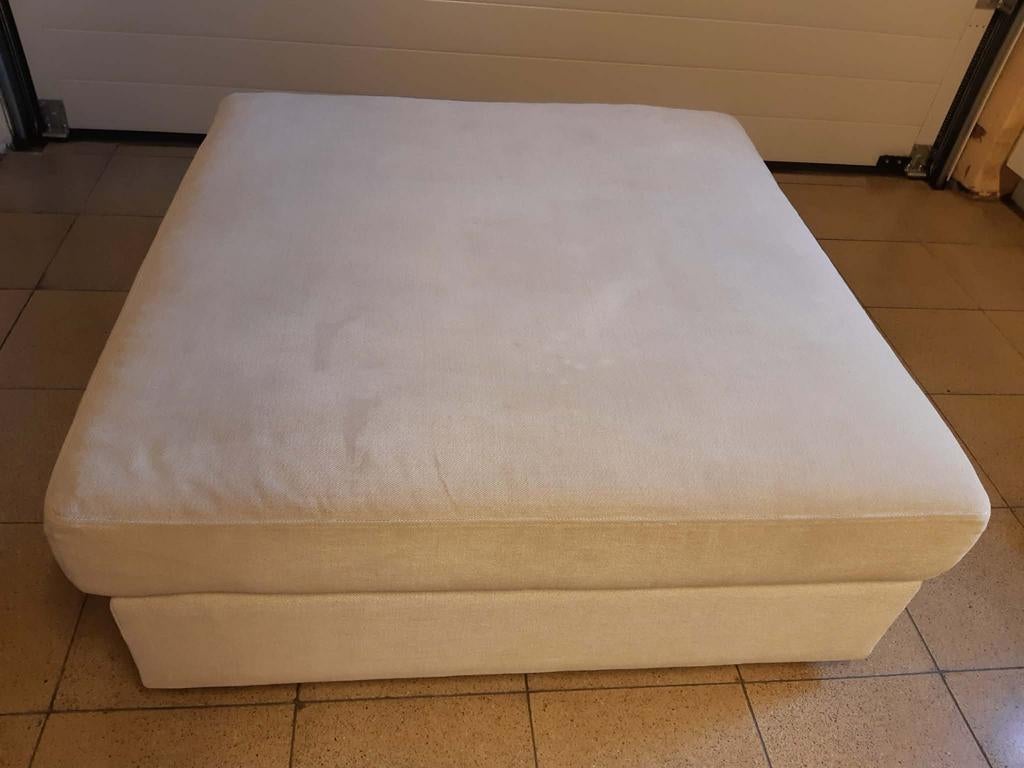 2 poefs,1m op 1m, 1 om 50€ of 2 om 90€,wegens samenwonen, Ophalen, Gebruikt