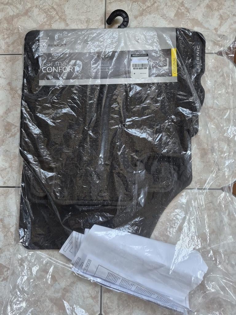 Nieuwe vloermatten voor Renault Grand Scenic, Ophalen
