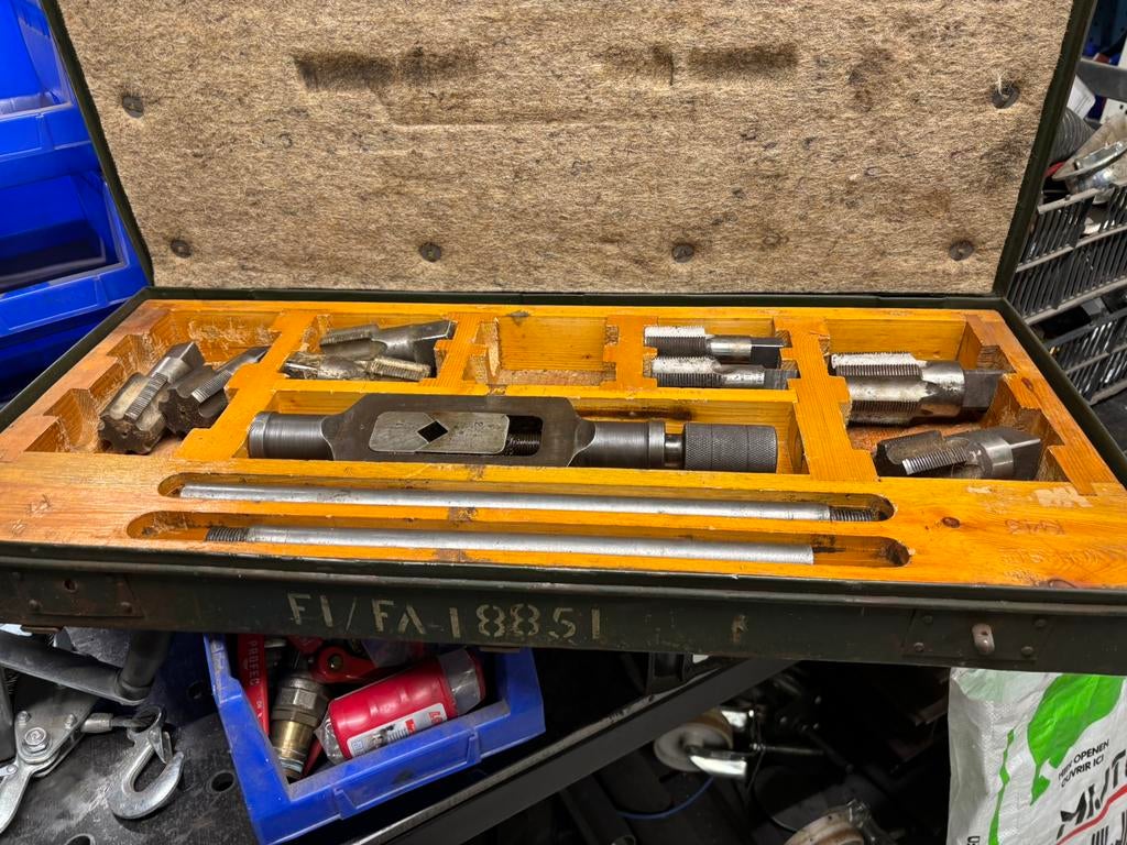 Tappen set, Ophalen, Zo goed als nieuw