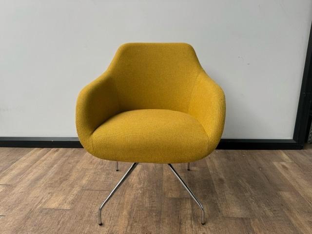 Oker gele kuipstoel B&T, Antiquités & Art, Antiquités | Meubles | Chaises & Canapés, Enlèvement