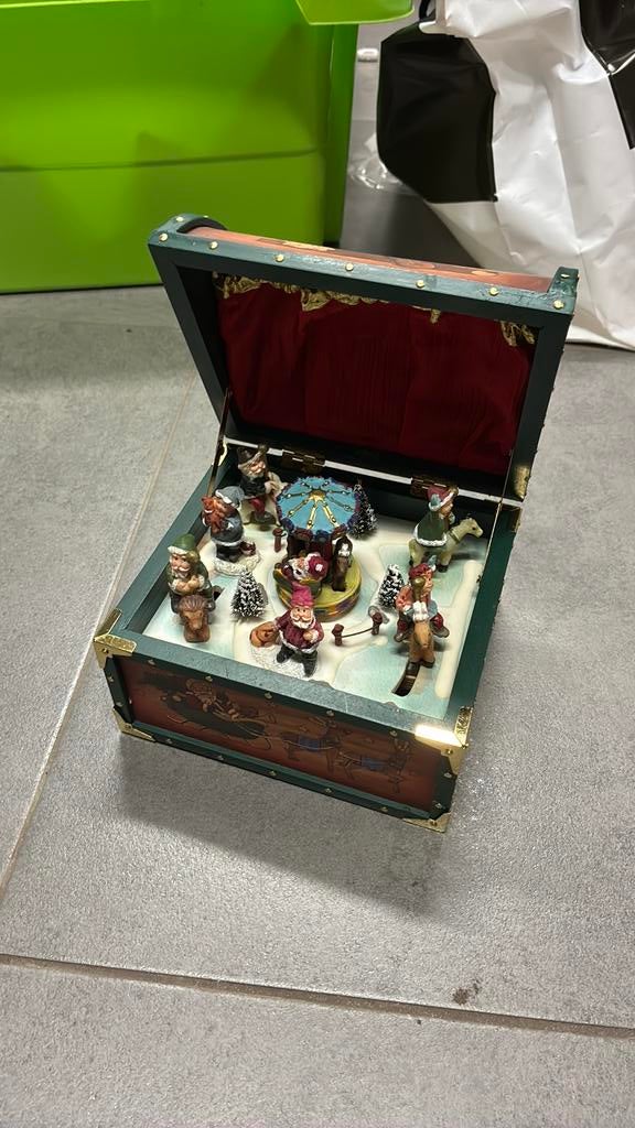 Vintage muziekdoos thema winter, Antiek en Kunst, Ophalen