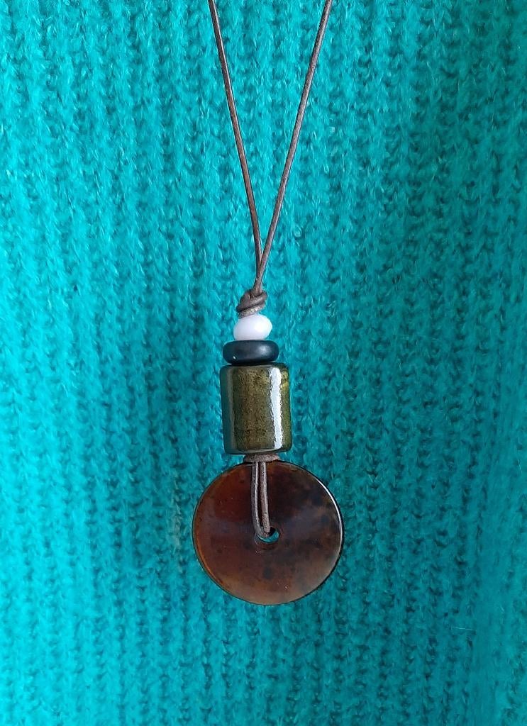 Te koop:Nieuw!Leuke unieke moderne grote groen/bruine hanger, Handtassen en Accessoires, Kettinghangers, Ophalen, Nieuw, Groen