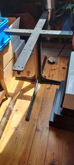 Mooie ovalen eettafel in massief notelaar, Huis en Inrichting, Tafels | Eettafels, Ophalen, Zo goed als nieuw