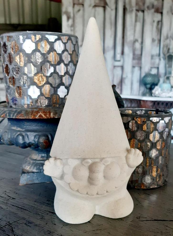 Kabouter in zandsteen/ natuursteen, Tuin en Terras, Tuinbeelden, Zo goed als nieuw, Tuinkabouter, Steen, Ophalen of Verzenden