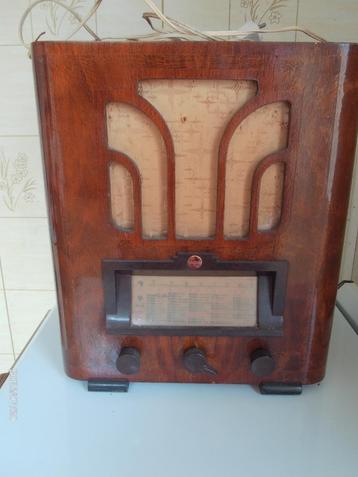 KLASSIEKE RADIO VAN PHILIPS beschikbaar voor biedingen