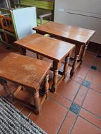 Set bijzettafeltjes uit eik, Ophalen