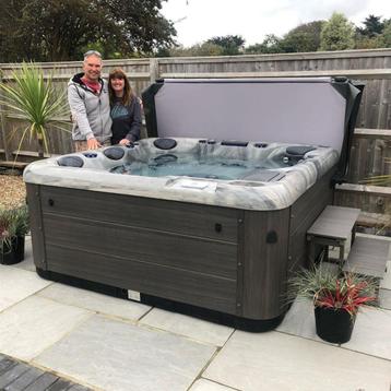 ActieKorting tot -45% +reserveer op tijd nieuwe jacuzzi beschikbaar voor biedingen