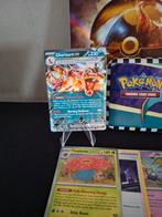 Charizard set met verzamelmap en pennendoos, Ophalen of Verzenden, Zo goed als nieuw