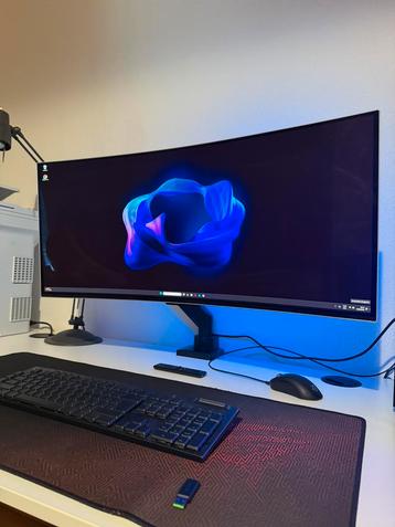 Samsung G8 OLED 34 inch ultrawide monitor beschikbaar voor biedingen