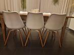 6x witte stoelen met houte poten, Gebruikt, Ophalen