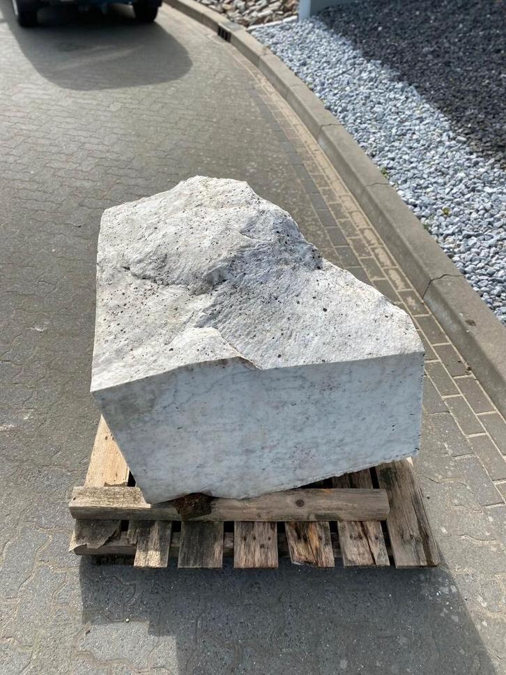 Beeldhouwsteen wit marmer Natuursteen diverse formaten, Antiek en Kunst, Kunst | Beelden en Houtsnijwerken, Ophalen of Verzenden