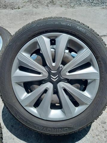 Citroën C4 winterbanden op velgen met wieldoppen 16 inch  beschikbaar voor biedingen