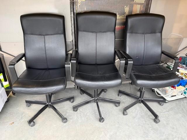 bureaustoelen en printer wegens opruime, Maison & Meubles, Chaises de bureau, Utilisé, Chaise de bureau, Noir, Ergonomique, Chaise de bureau de gaming