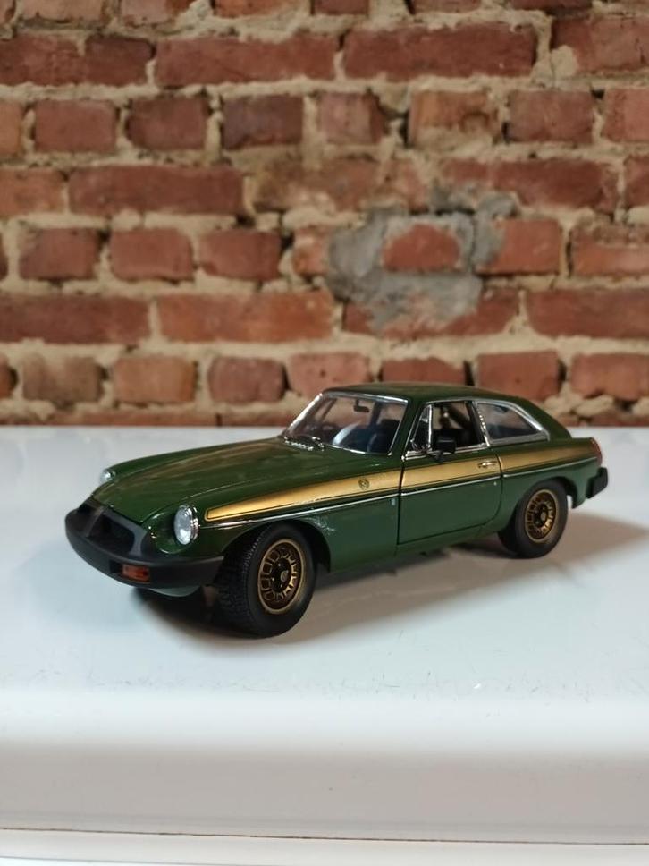 Mgb, échelle 1,18, Universal Hobby S., Hobby & Loisirs créatifs, Voitures miniatures | 1:18, Enlèvement ou Envoi