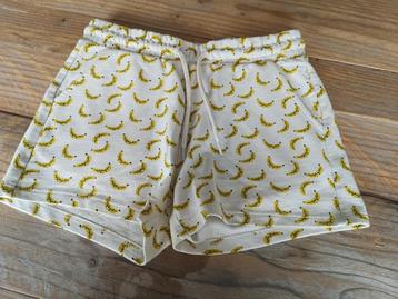 Leuk shortje maat 140. beschikbaar voor biedingen