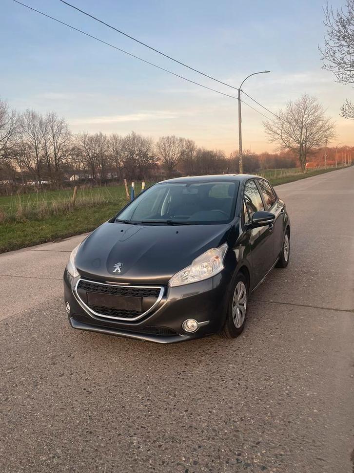 PEUGEOT 208 1.2 BENZINE 1 JAAR GARANTIE DIRECT BESCHIKBAAR, Autos, Peugeot, Entreprise, ABS, Airbags, Air conditionné, Bluetooth