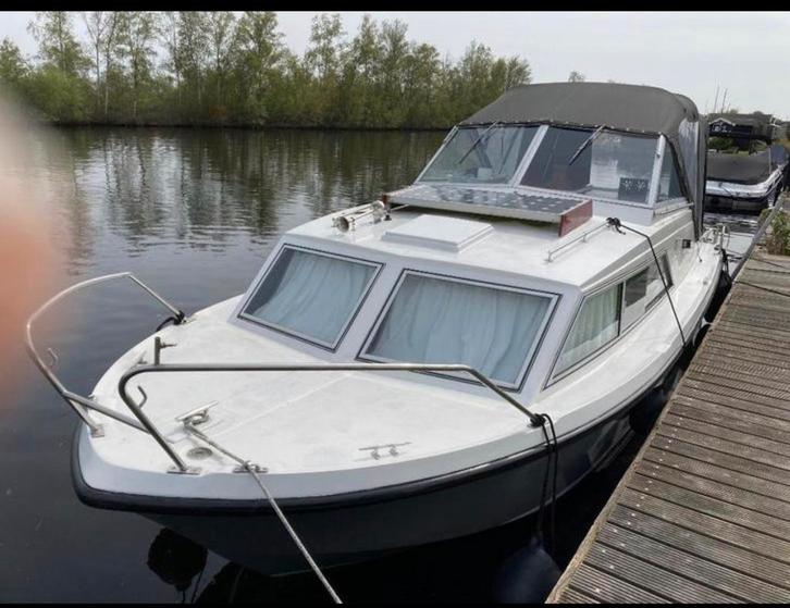 Polyester boot Polaris Beta 770, Watersport en Boten, Motorboten en Motorjachten, Zo goed als nieuw, Polyester, Diesel, Ophalen