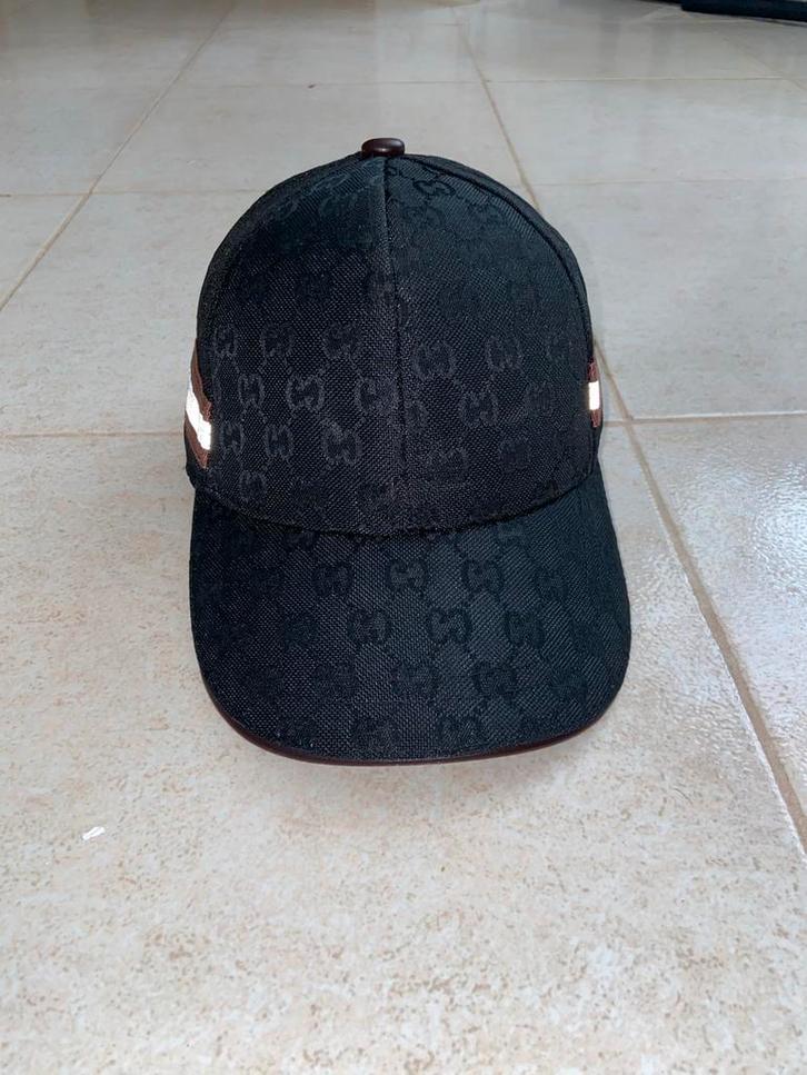 Gucci Black Cap – Luxe Streetwear Vibe, Kleding | Heren, Hoeden en Petten, Zo goed als nieuw, Pet, One size fits all, Verzenden