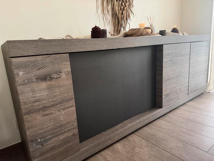 Dressoir met 3 bijhorende spiegels, Huis en Inrichting, Kasten | Dressoirs, Zo goed als nieuw, 150 tot 200 cm, 25 tot 50 cm, Met deur(en)