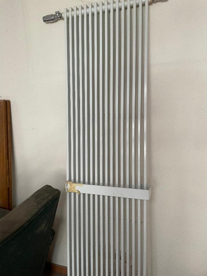 Radiateur design ACOVA + porte-serviette (180  47 cm), Doe-het-zelf en Bouw, Verwarming en Radiatoren, Gebruikt, Radiator, 80 cm of meer