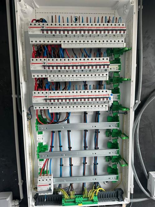 Ervaren Elektricien voor al uw elektriciteitswerken !, Diensten en Vakmensen, Elektriciens, 24-uursservice, Garantie