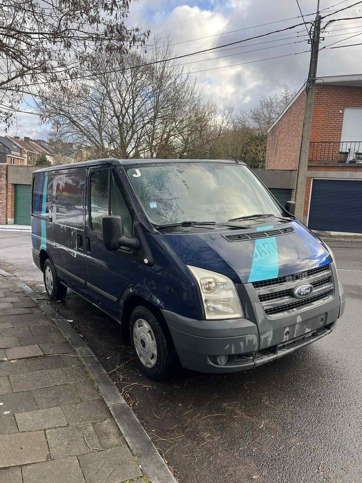 Ford Transit 2.2 diesel prêt à immatriculer, Auto's, Bestelwagens en Lichte vracht, Bedrijf, Te koop, Ford, Diesel, Euro 4, 4 deurs