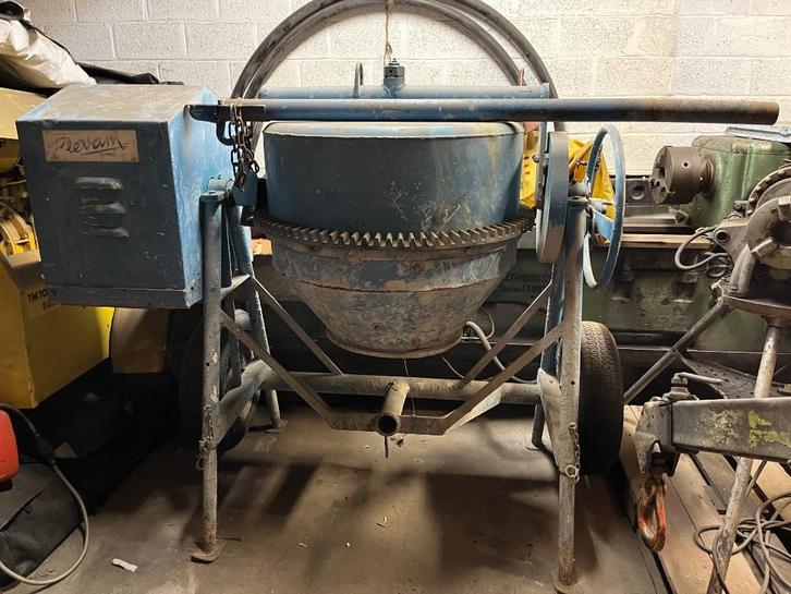 Betonmolen voor aan trekhaak, Doe-het-zelf en Bouw, Betonmolens, Gebruikt, Ophalen