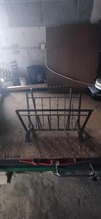 Porte journaux en fer forgé