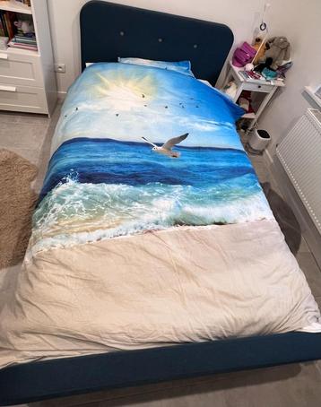 Twijfelaar van 120x200, in een mooie petrolblauwe kleur beschikbaar voor biedingen